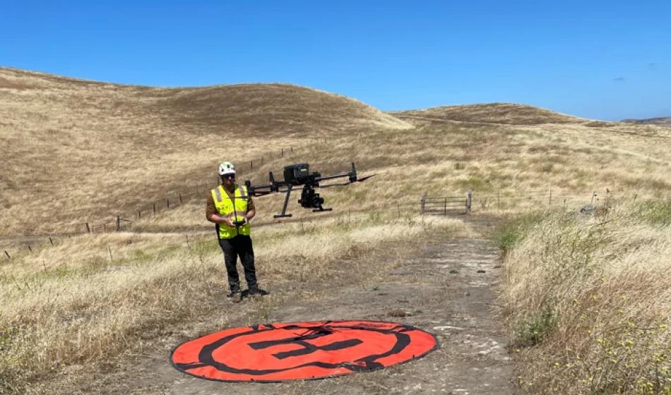 Power Grid Inspection Drone Pilot png